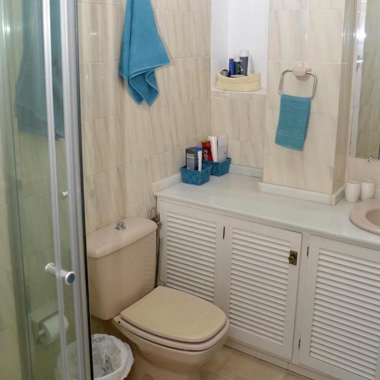 Beachside penthouse Cala de Mijas - Three-Bedroom Apartment with Water View - 18