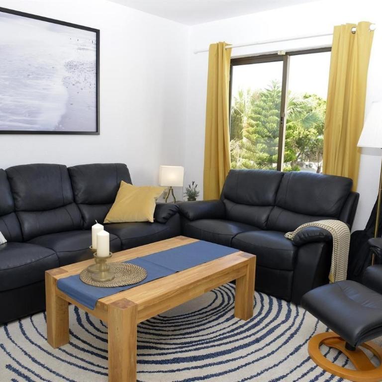 Beachside penthouse Cala de Mijas - Three-Bedroom Apartment with Water View - 5