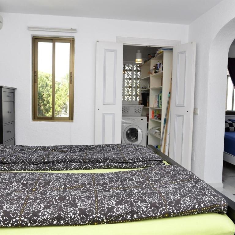Beachside penthouse Cala de Mijas - Three-Bedroom Apartment with Water View - 17