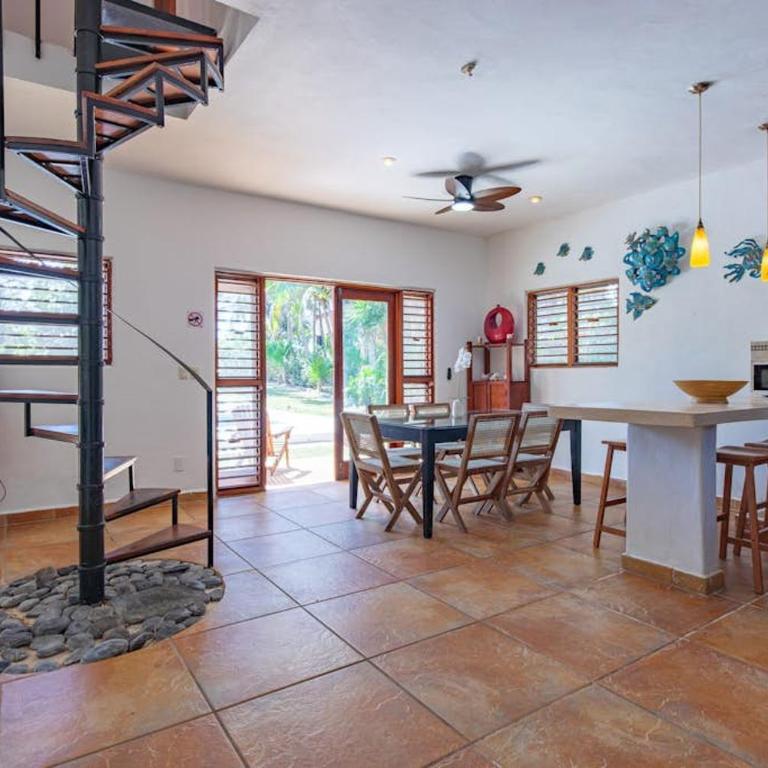 Beachfront home with private pool beach access balcony with ocean views patio - Villa Belleza - Casa - 9