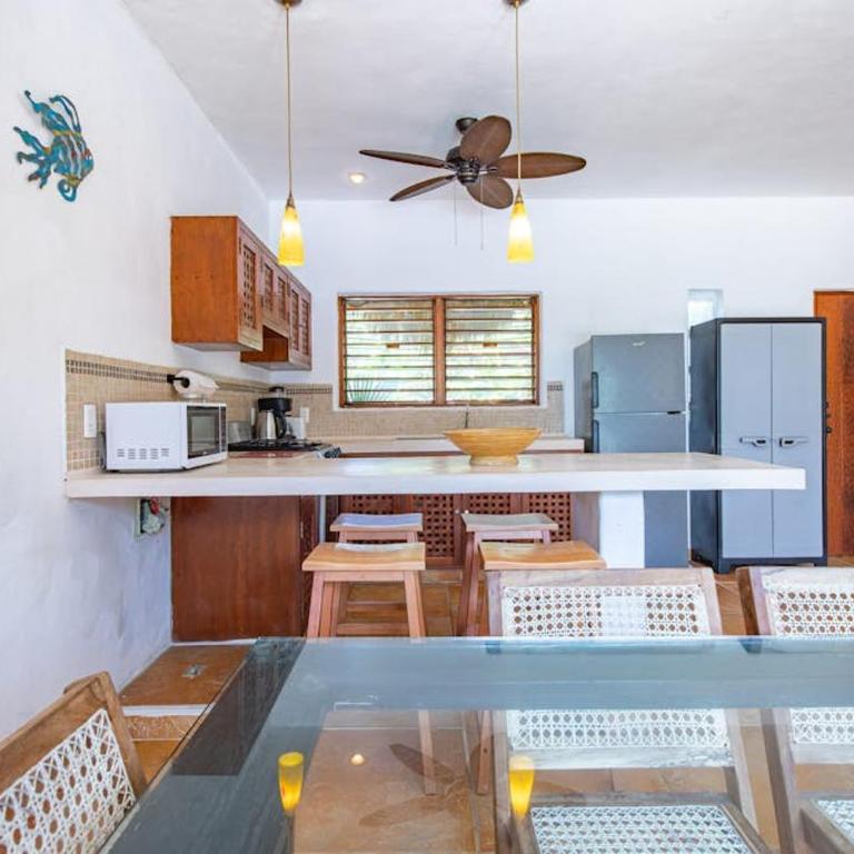 Beachfront home with private pool beach access balcony with ocean views patio - Villa Belleza - Casa - 11