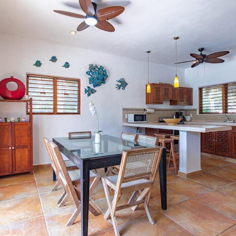 Beachfront home with private pool beach access balcony with ocean views patio - Villa Belleza - Casa - 10