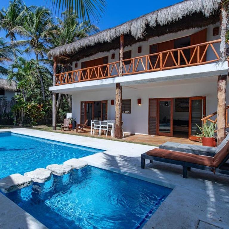 Beachfront home with private pool beach access balcony with ocean views patio - Villa Belleza - Casa - 31