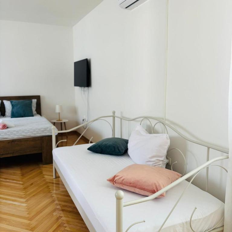 Apartment Oak Root - One-Bedroom Apartment - 5