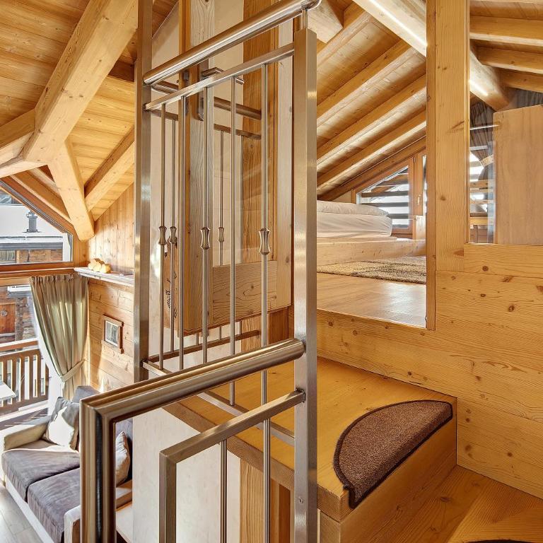 Livigno Wooden House - Three-Bedroom Premium Apartment with Balcony - 24