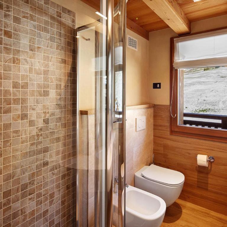 Livigno Wooden House - Three-Bedroom Premium Apartment with Balcony - 13