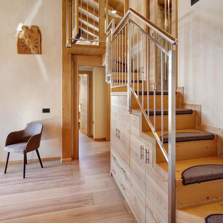 Livigno Wooden House - Three-Bedroom Premium Apartment with Balcony - 23