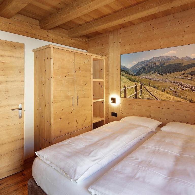Livigno Wooden House - Three-Bedroom Premium Apartment with Balcony - 20
