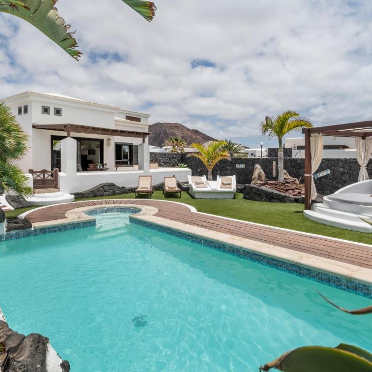 Villa Faro Park with private pool - Villa with Garden View - 3