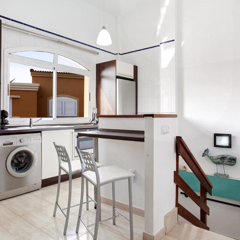Villa Florencia - Three-Bedroom House - 13
