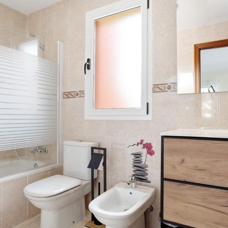 Villa Florencia - Three-Bedroom House - 16