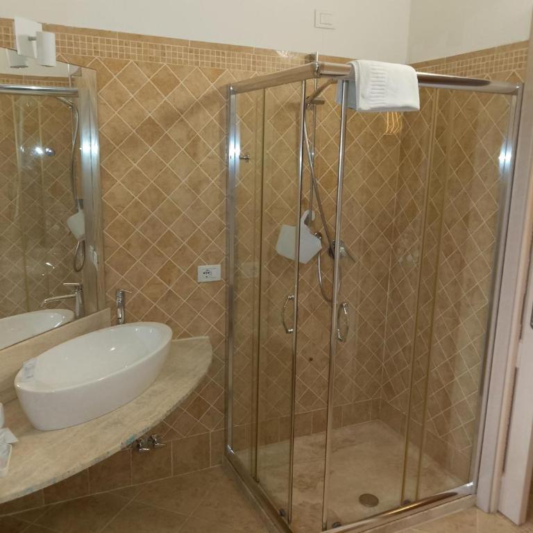 Villa Florida 1 with private pool - Three-Bedroom Premium Apartment with Balcony - 7