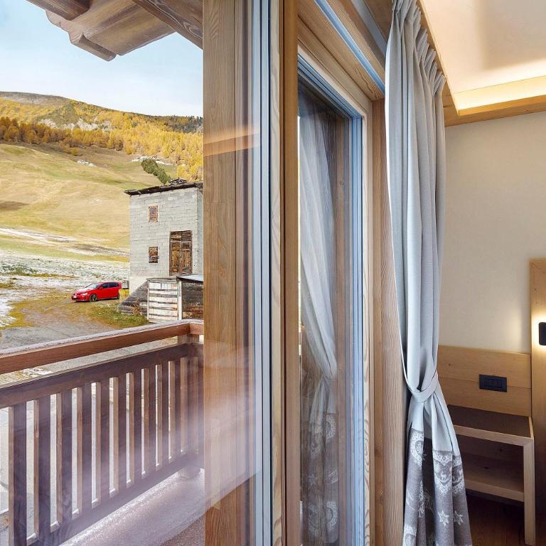 Livigno Wooden House - Two-Bedroom Deluxe Apartment with Garden View - 19