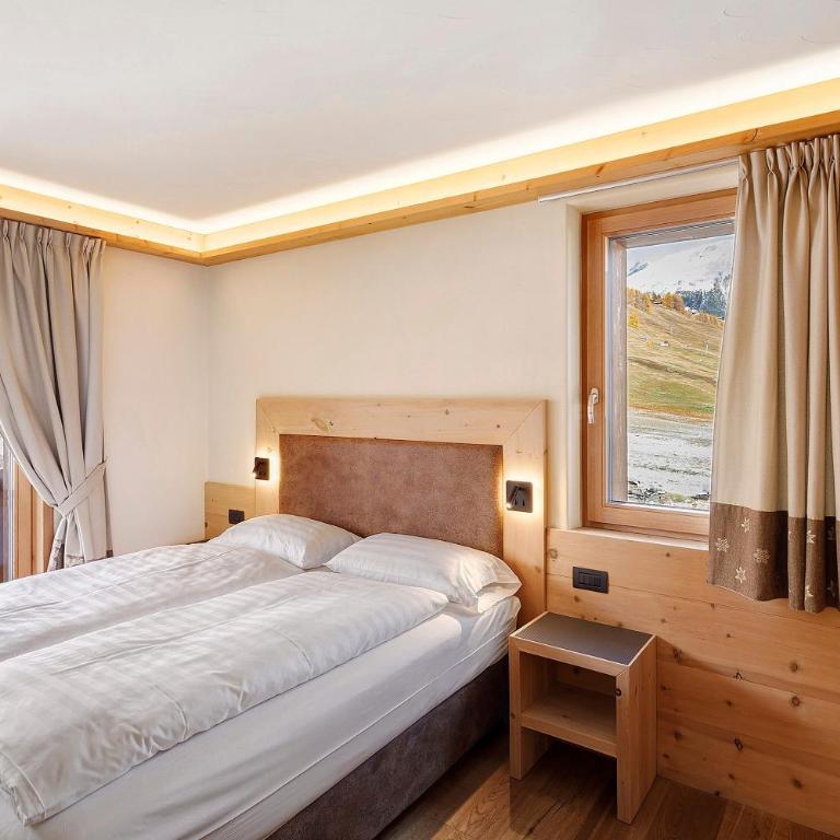 Livigno Wooden House - Two-Bedroom Deluxe Apartment with Garden View - 15
