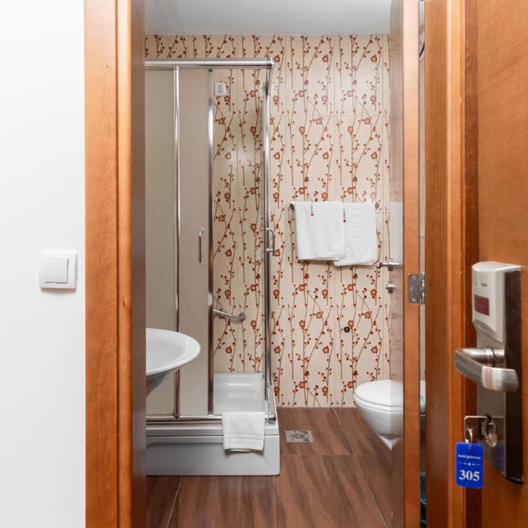 Hotel Petrovac - Standard Triple Room - 6