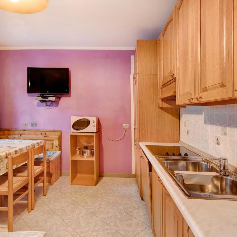 Tre - Two-Bedroom Deluxe Apartment with Balcony - 7