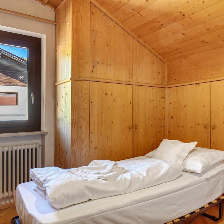 Apartment Holzsuite - Deluxe Apartment mit Balkon und 2 Schlafzimmern - 9