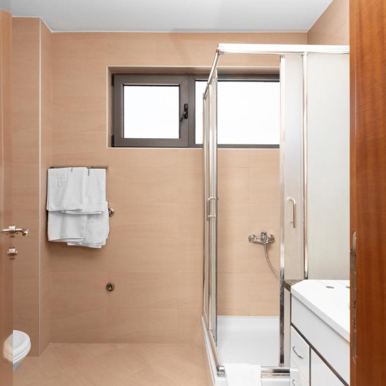 Hotel Petrovac - Suite with Sea View - 8
