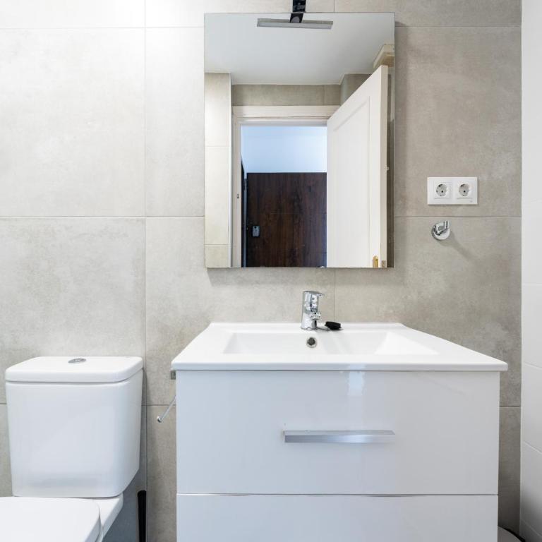 226 Torre Oceano - Two-Bedroom Deluxe Apartment with Ocean View - 14
