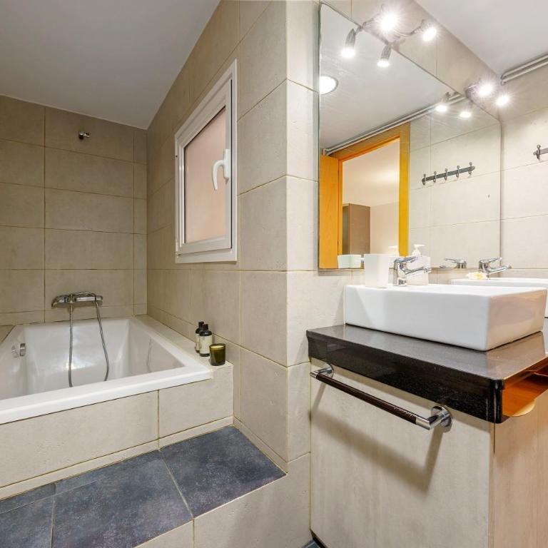 Plaça la Font - Apartamento Deluxe de 2 dormitorios con balcón - 10
