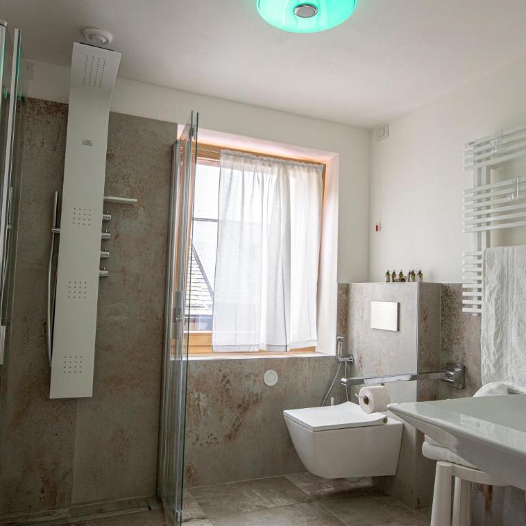 Chalet Sebastian - Two-Bedroom Chalet - 7