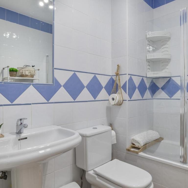 Casa Hinojal - Apartamento Deluxe de 2 dormitorios con balcón - 12