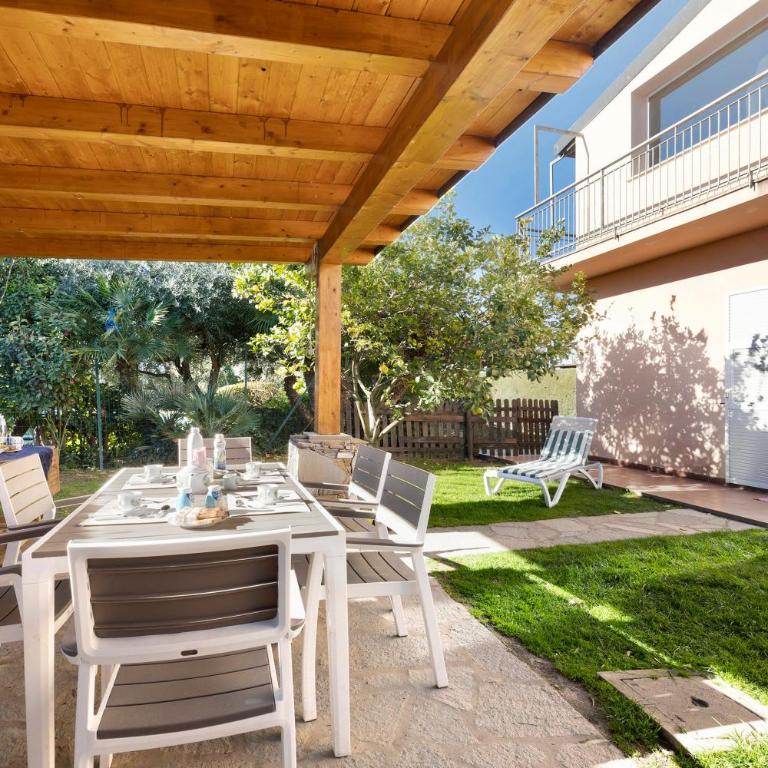 Home Charlene parking e patio - Appartamento Deluxe con 2 Camere da Letto e Vista Giardino - 3