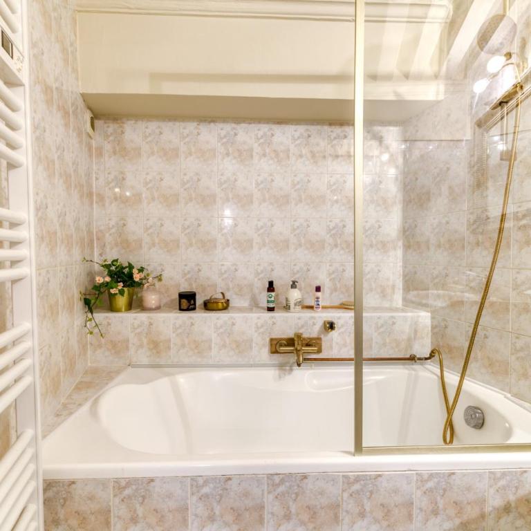 Au Château d’Uriage-Chamrousse - Two-Bedroom Deluxe Apartment with Garden View - 19