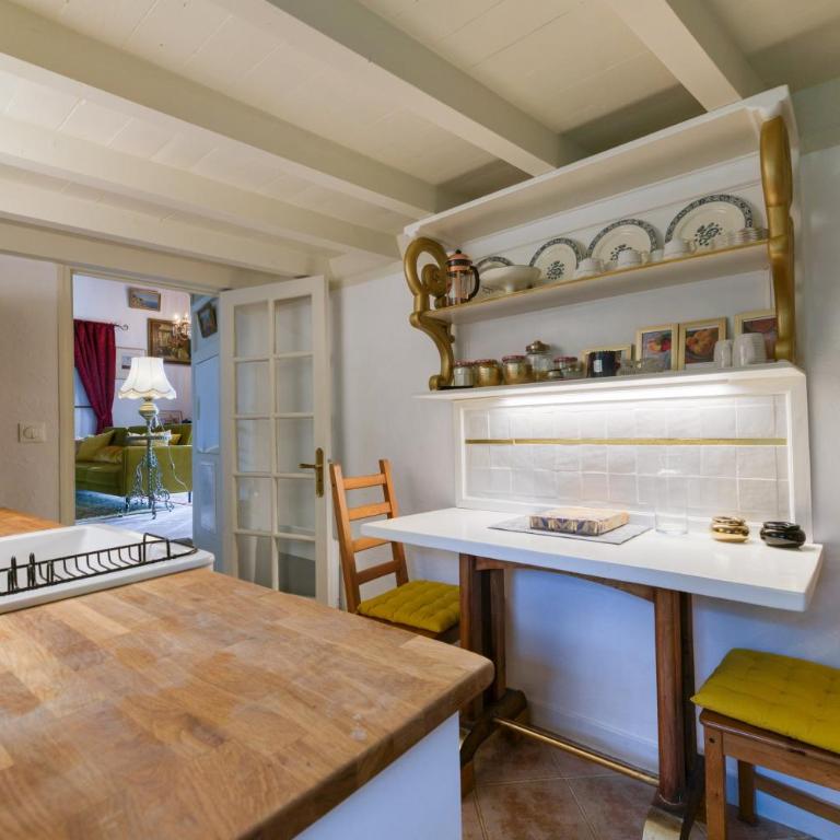 Au Château d’Uriage-Chamrousse - Two-Bedroom Deluxe Apartment with Garden View - 10