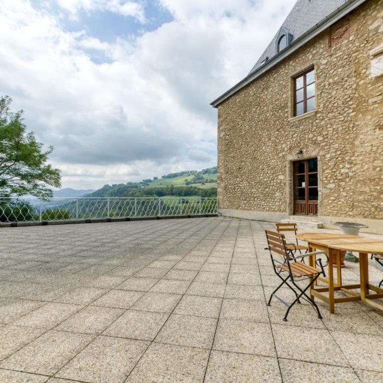 Au Château d’Uriage-Chamrousse - Two-Bedroom Deluxe Apartment with Garden View - 7