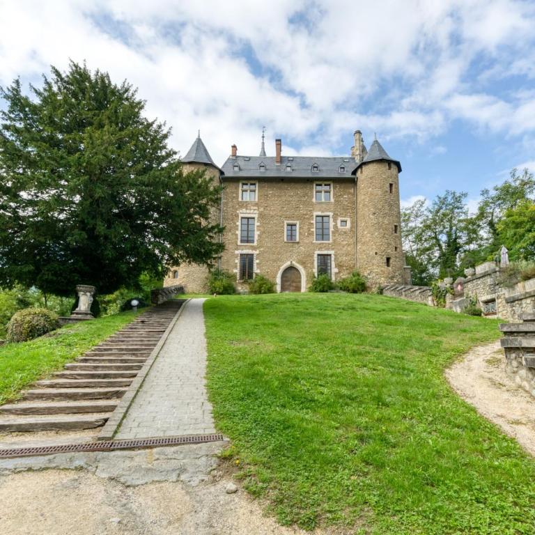 Au Château d’Uriage-Chamrousse - Two-Bedroom Deluxe Apartment with Garden View - 1
