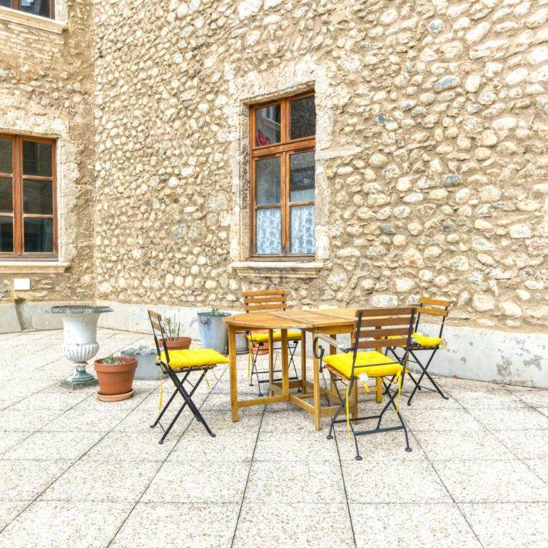 Au Château d’Uriage-Chamrousse - Two-Bedroom Deluxe Apartment with Garden View - 30