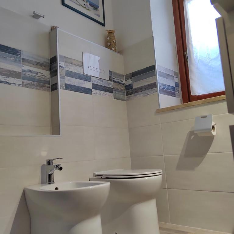 B&B Relax Gonone - Camera Familiare con Bagno Privato - 6