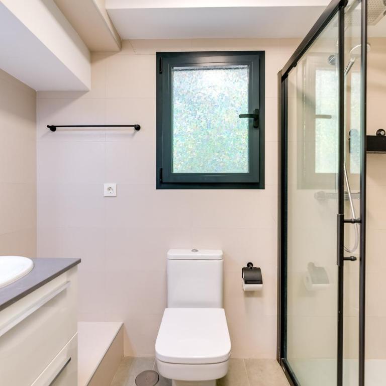 Parkview Apartments 2 - Superior One-Bedroom Apartment with Balcony - 6