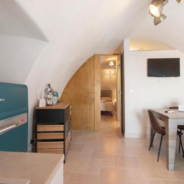 Casa Tuccia - Appartamento Superior con 1 Camera da Letto e Balcone - 11