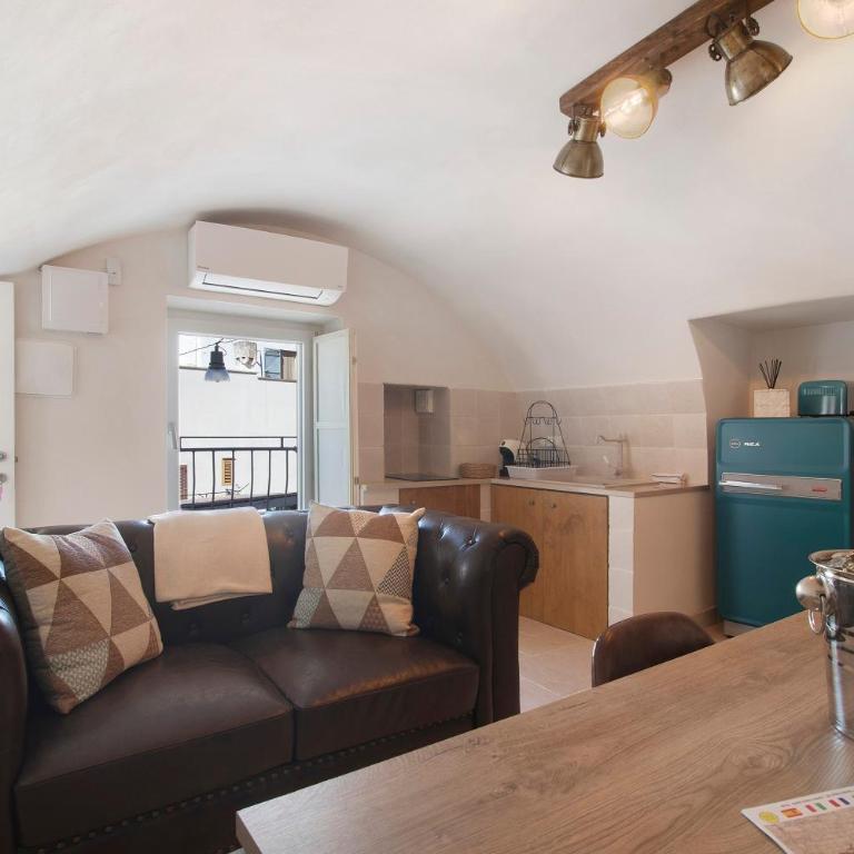 Casa Tuccia - Appartamento Superior con 1 Camera da Letto e Balcone - 6