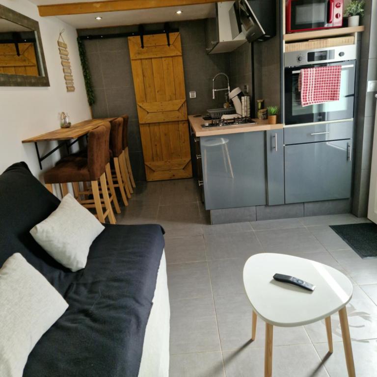 Magnifique logement à 200m de la plage avec terrasse et emplacement voiture gratuit - Apartment mit 1 Schlafzimmer - 7
