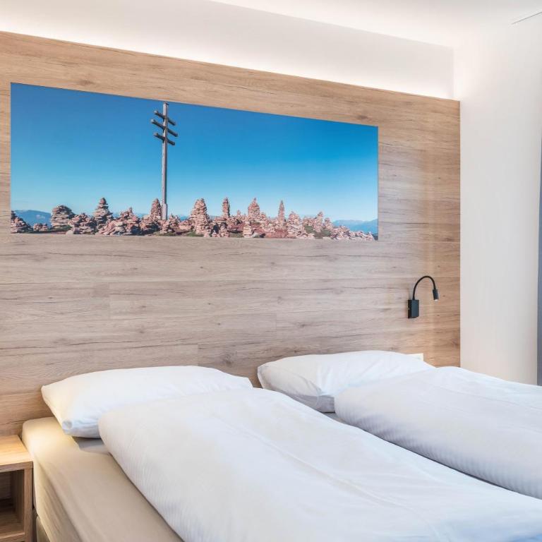 Aster Moments Apt Marie - Three-Bedroom Premium Apartment with Balcony - 10