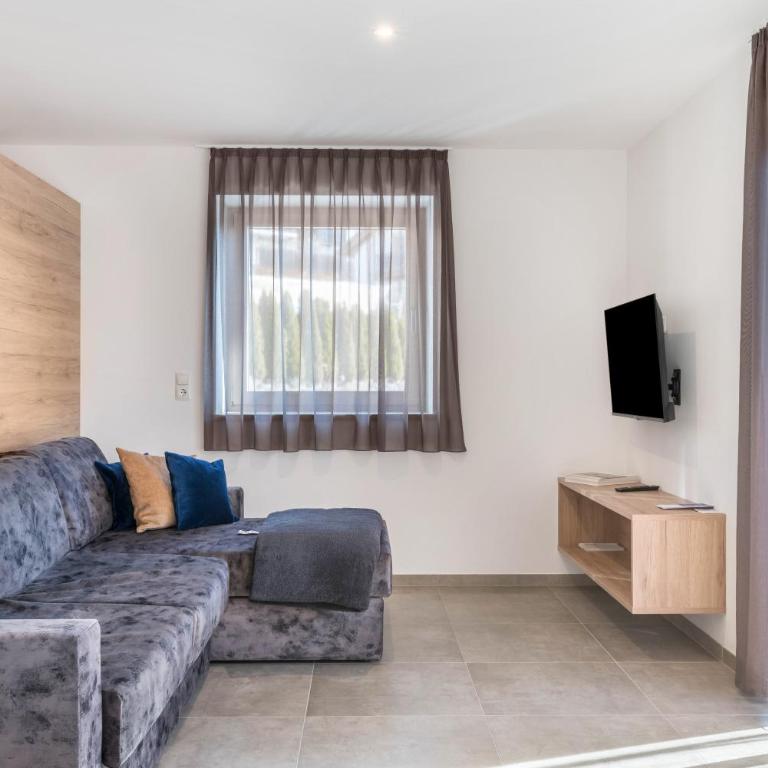 Aster Moments Apt Marie - Three-Bedroom Premium Apartment with Balcony - 3