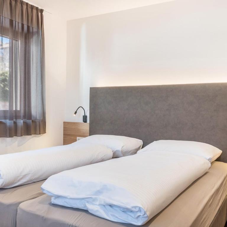 Aster Moments Apt Marie - Three-Bedroom Premium Apartment with Balcony - 9