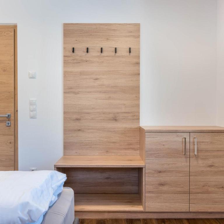 Aster Moments Apt Marie - Three-Bedroom Premium Apartment with Balcony - 13