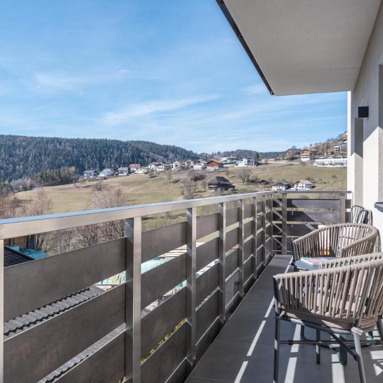 Aster Moments Apt Marie - Three-Bedroom Premium Apartment with Balcony - 20