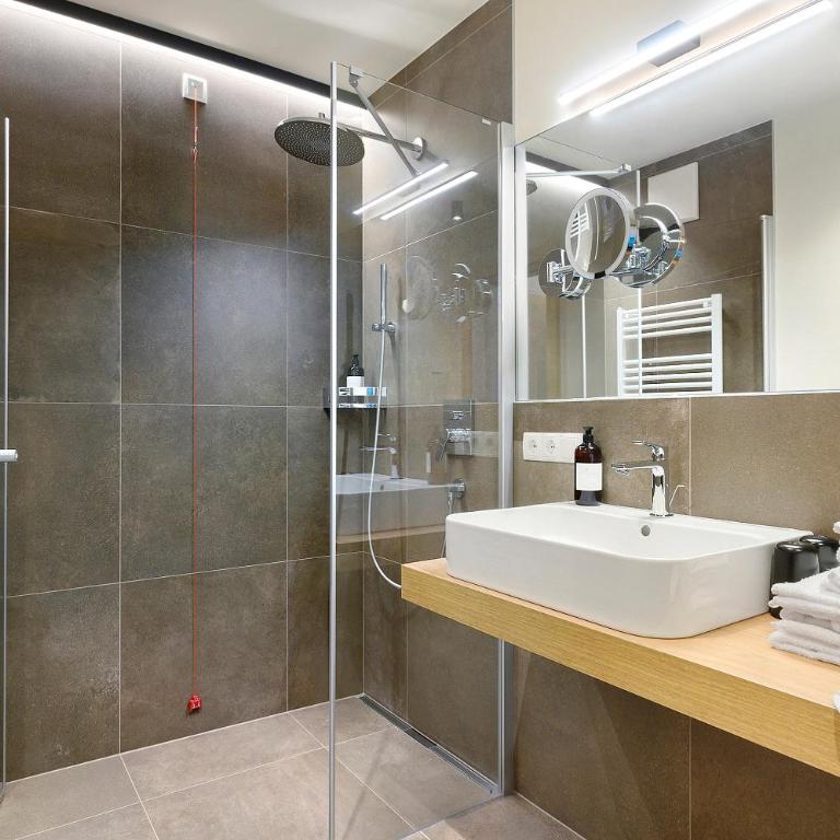 Hotel Murrer 3S relax.nature.gusto - Vierbettzimmer mit Dusche - 11