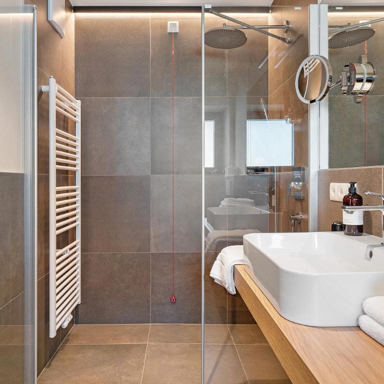 Hotel Murrer 3S relax.nature.gusto - Dreibettzimmer mit Dusche - 10