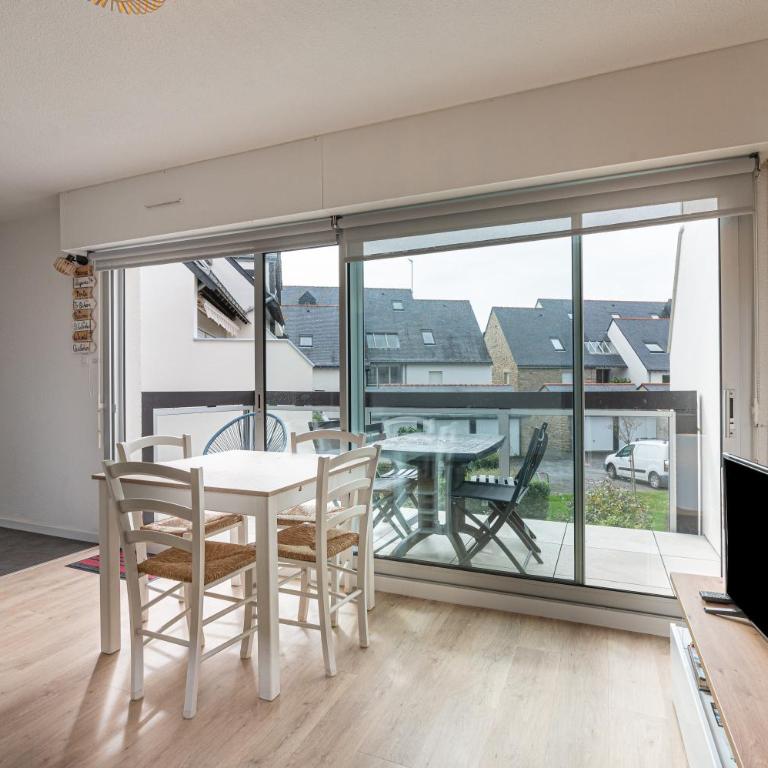 Appartement Ty Soleil - Proche mer - Superior One-Bedroom Apartment with Balcony - 9