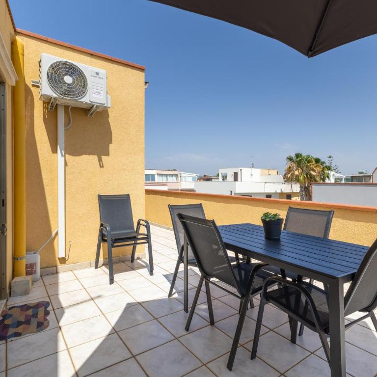 Mare di Sicilia Apartments - Three-Bedroom Apartment with Water View - 1