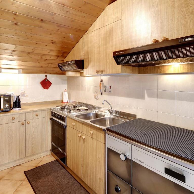 Mansarda Maema - Appartamento Deluxe con 2 Camere da Letto e Vista Giardino - 9