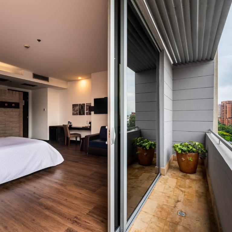 Diez Hotel Categoría Colombia - Junior Suite with Balcony - 5