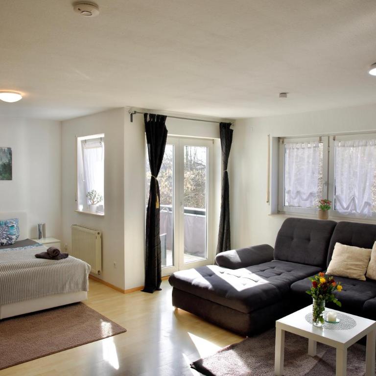 Moderne Unterkunft in Leutkirch - Superior Apartment mit 1 Schlafzimmer und Balkon - 2