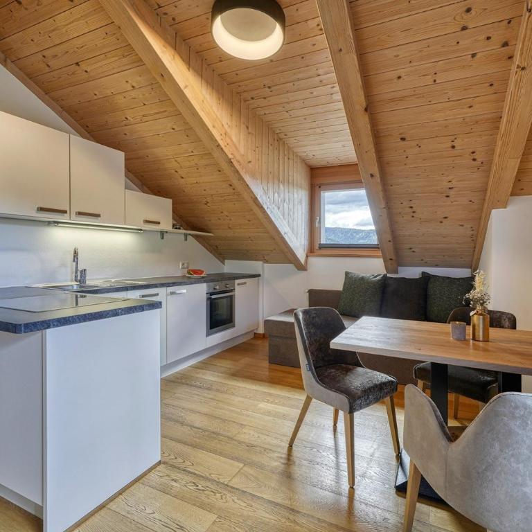 Chalet Schlossberg Weißhorn - Superior One-Bedroom Apartment with Balcony - 1